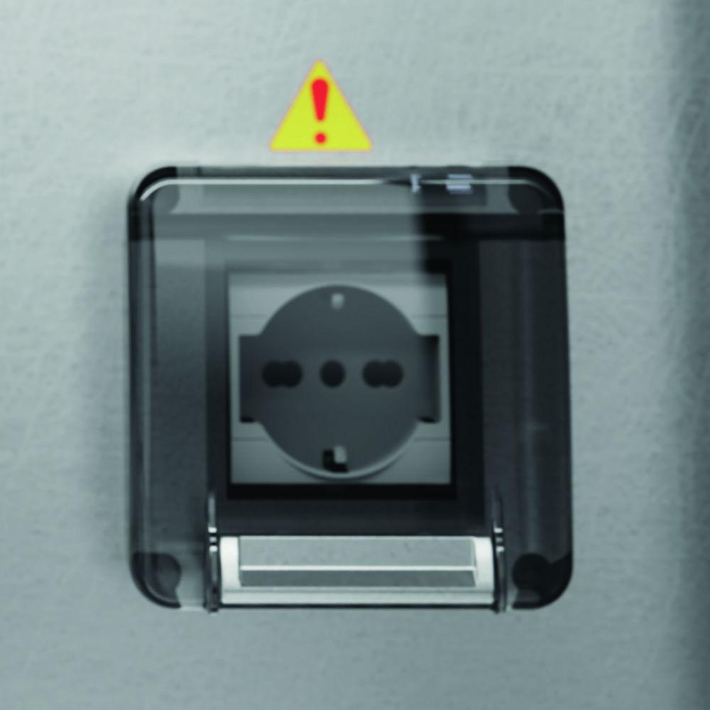 Additional power socket