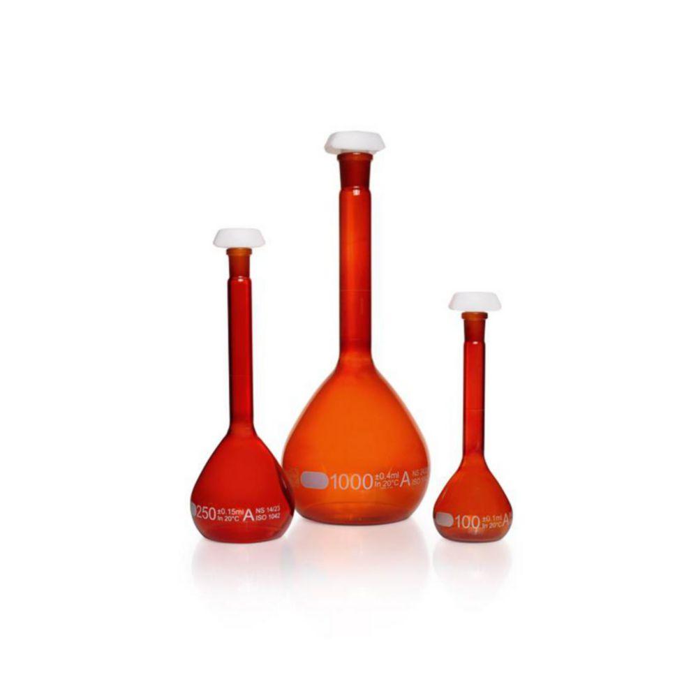 DWK Duran Volumetric Flask 2000 ml, Amber Coloured Class A, White Graduation, Individual Certificate, Polyethylene Stopper, NS 29/32