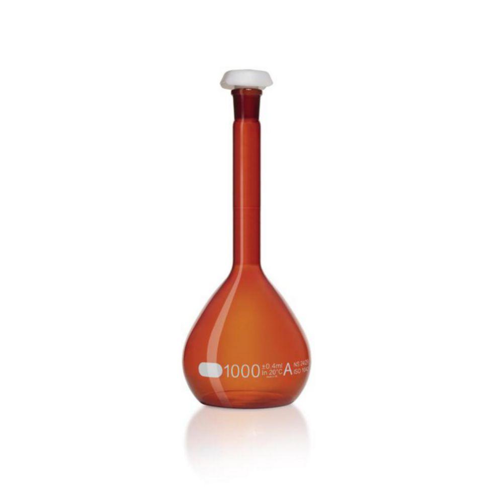DWK Duran Volumetric Flask 1000 ml, Amber Coloured Class A, White Graduation, Individual Certificate, Polyethylene Stopper, NS 24/29