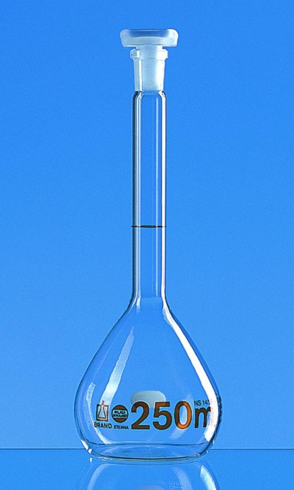 BRAND Volumetric Flask, USP, BLAUBRAND ETERNA, Class A, DE-M, 200 ml, NS 14/23, Boro 3.3, with PP Stopper, USP Individual Certificate

